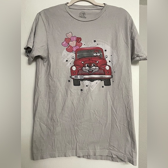 EUC Valentines Day Buccee’s tee - Picture 1 of 3